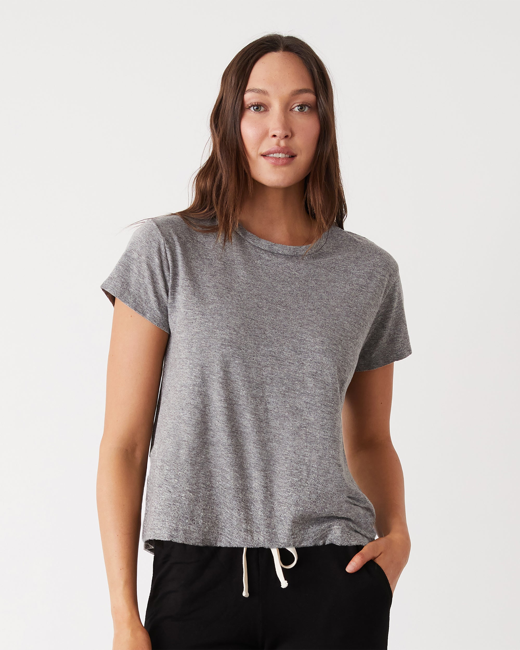 Womens Tees - Sweater, Linen, Polo and More – MONROW