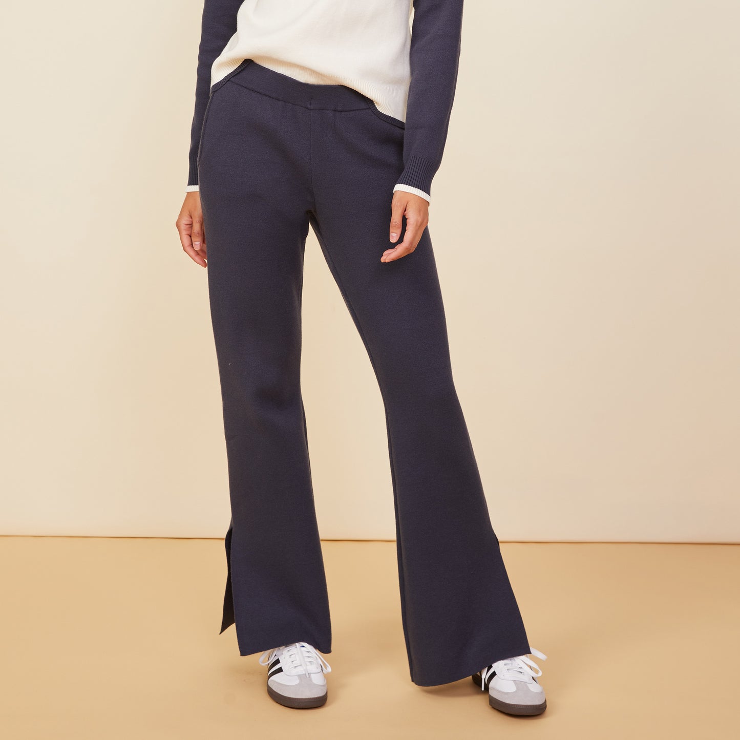 Soft Knit Flare Pant – MONROW