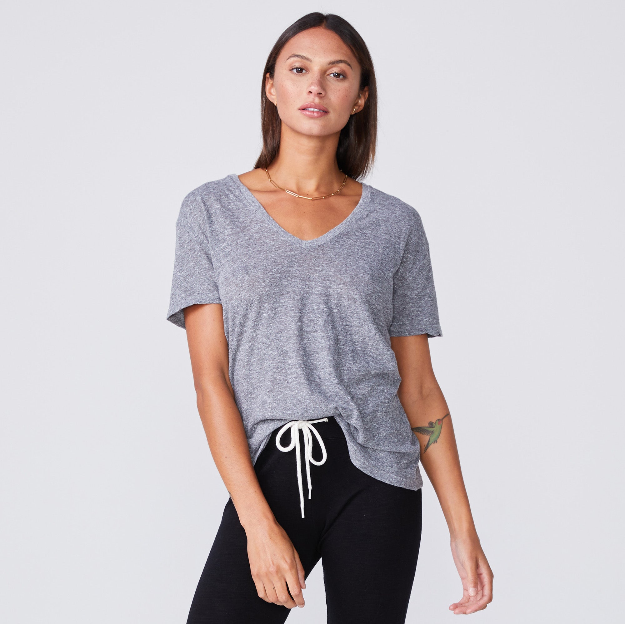 Womens Tees - Sweater, Linen, Polo and More – MONROW