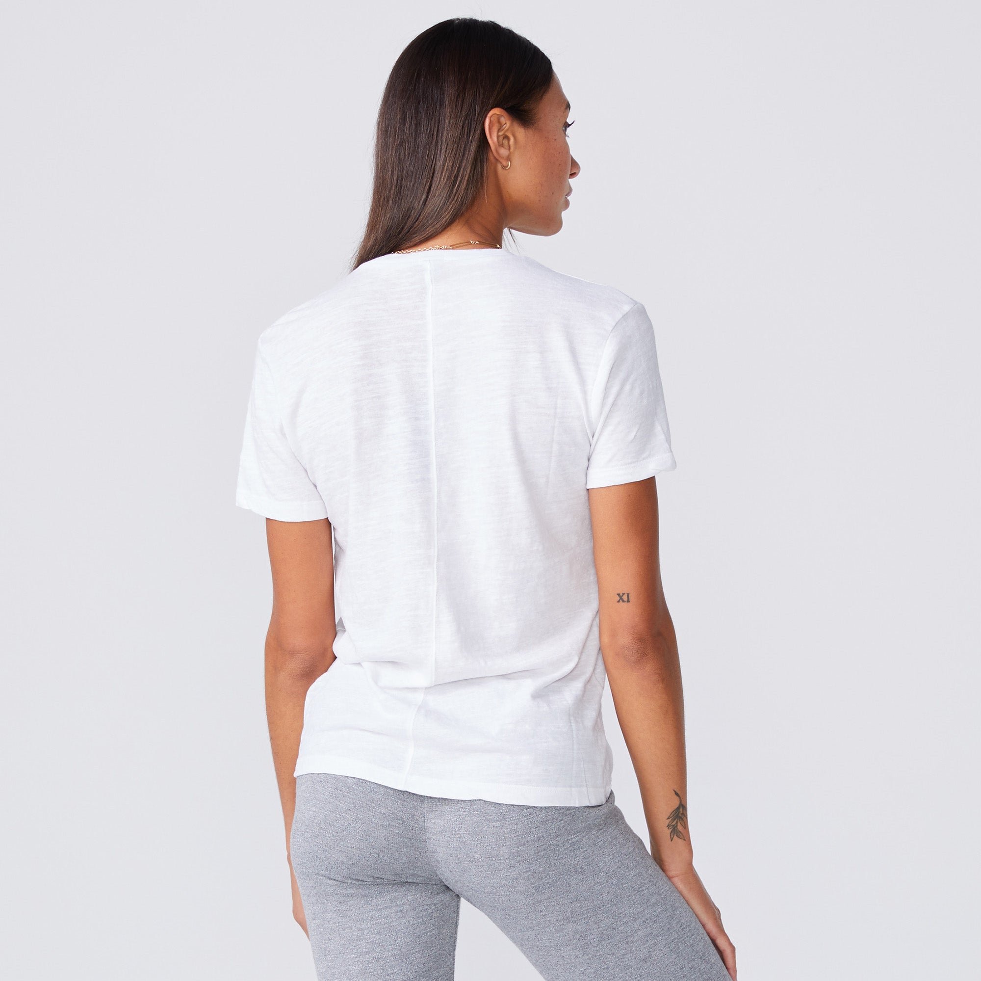 Textured Tri-blend Relaxed V Neck Tee - White Color – MONROW